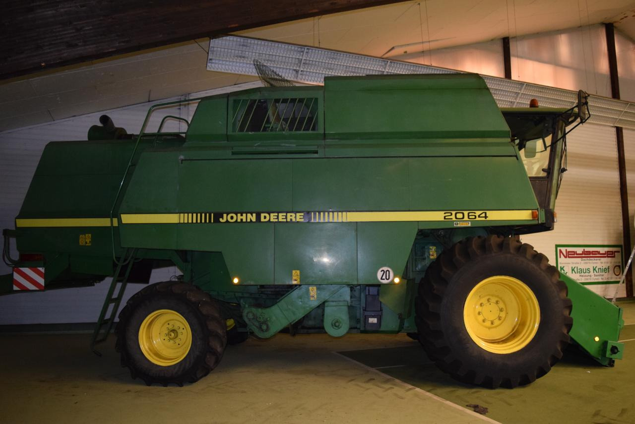 John Deere 2064 - Combină de recoltat cereale: Foto 5 John Deere 2064 - Combină de recoltat cereale: Foto 5