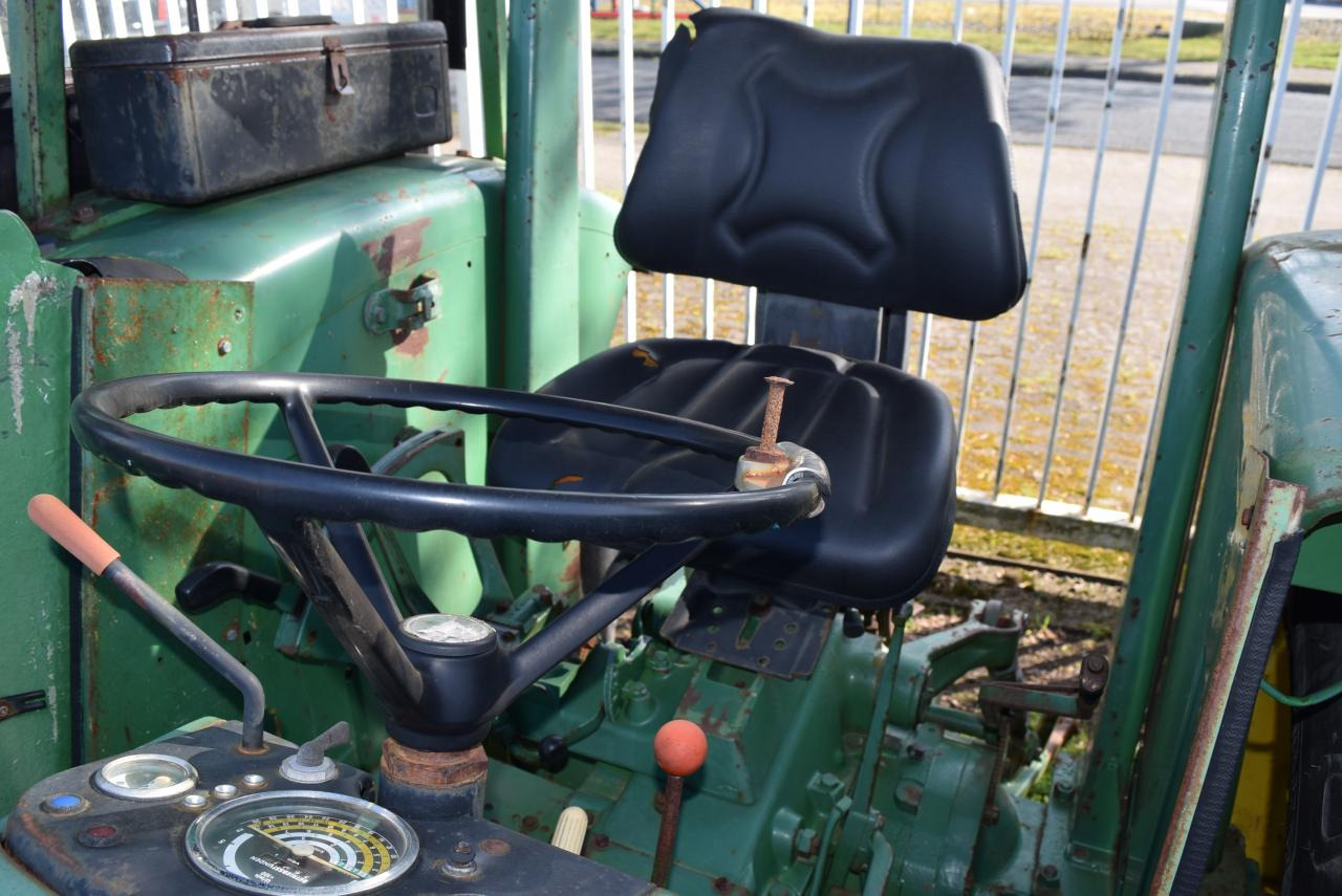 John Deere 2130 - Tractor agricol: Foto 5 John Deere 2130 - Tractor agricol: Foto 5