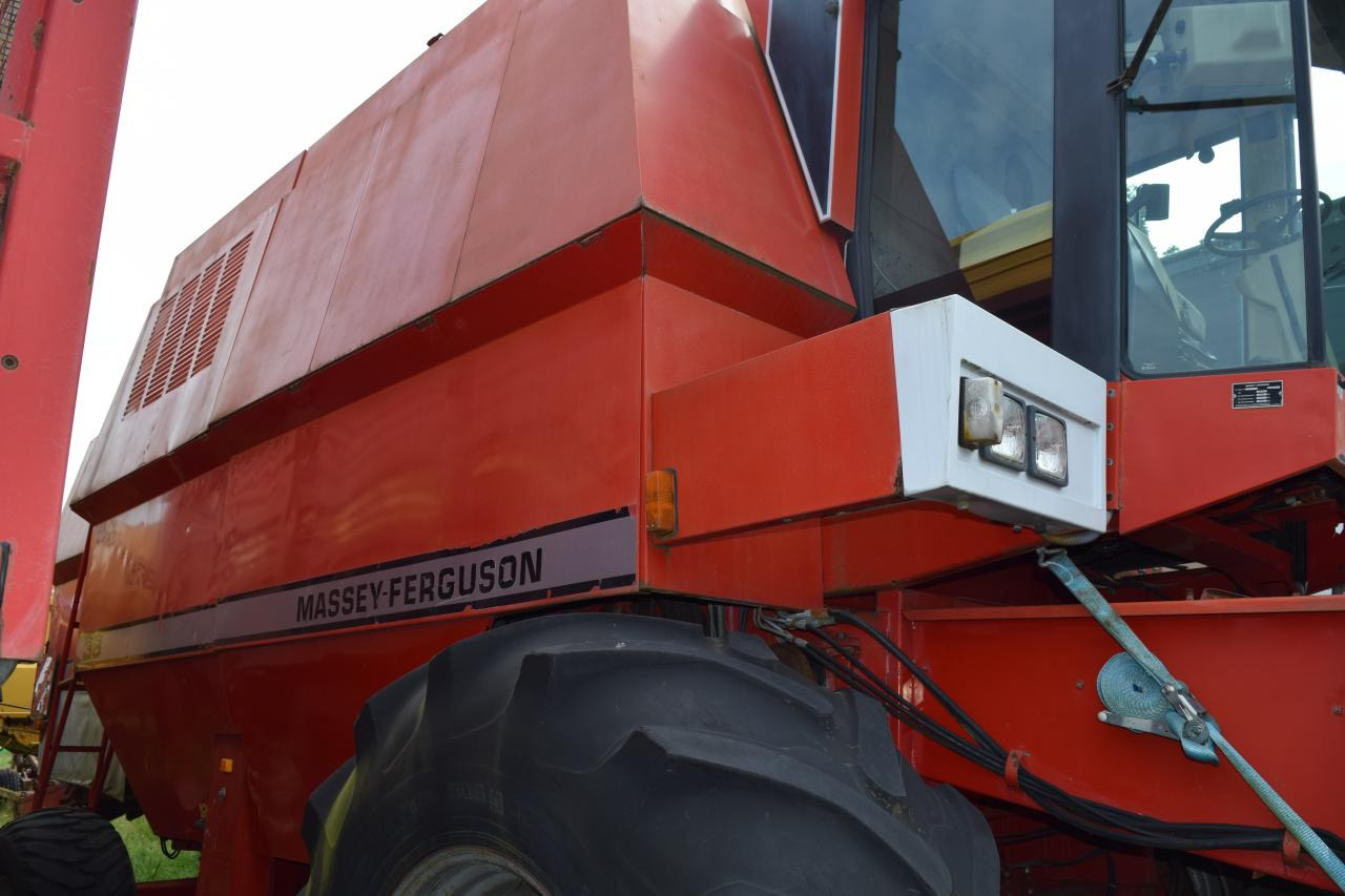 Massey Ferguson MF 38 - Combină de recoltat cereale: Foto 3 Massey Ferguson MF 38 - Combină de recoltat cereale: Foto 3