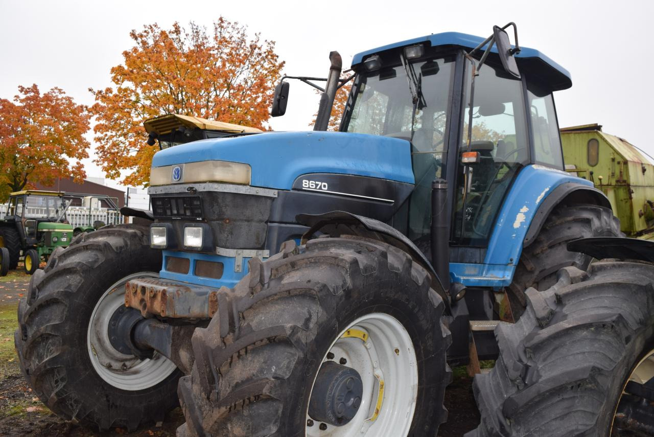 New Holland 8670 TA - Tractor agricol: Foto 1 New Holland 8670 TA - Tractor agricol: Foto 1