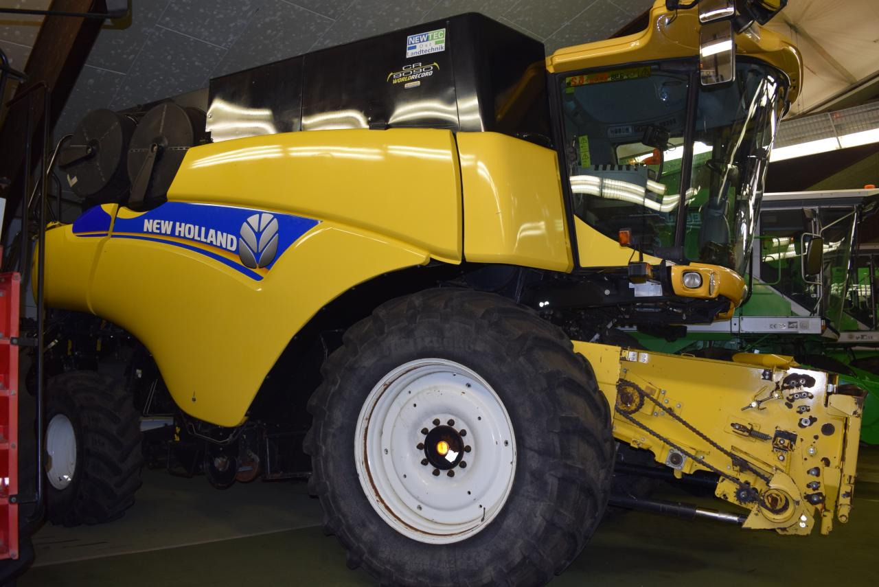 New Holland CR 9090 Elevation - Combină de recoltat cereale: Foto 5 New Holland CR 9090 Elevation - Combină de recoltat cereale: Foto 5