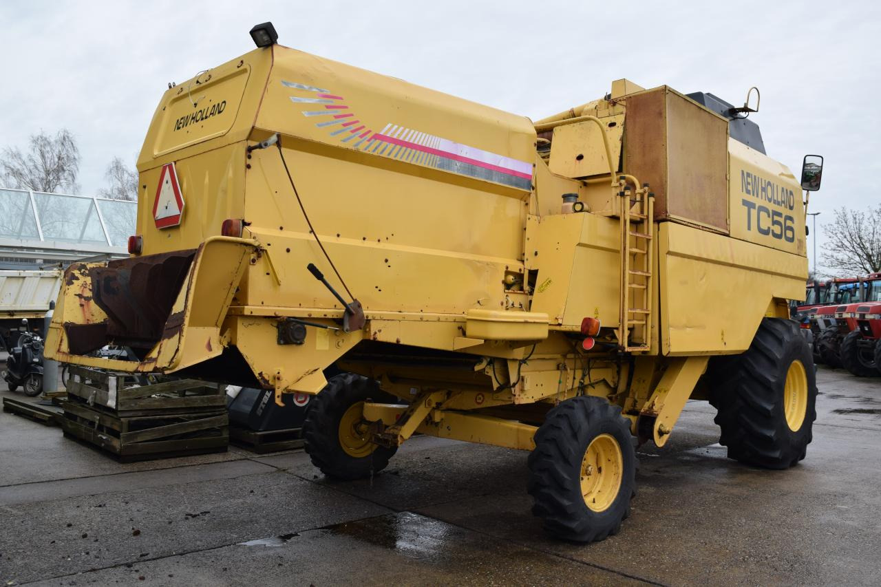 New Holland TC 56 - Combină de recoltat cereale: Foto 4 New Holland TC 56 - Combină de recoltat cereale: Foto 4
