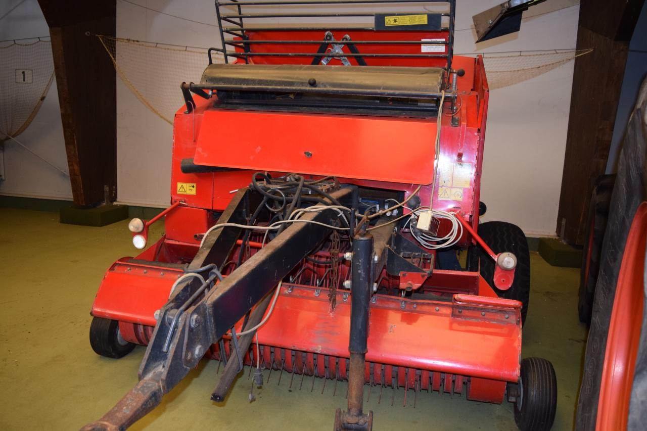 Unia DF 120.1.8 - Presă baloţi rotunzi: Foto 3 Unia DF 120.1.8 - Presă baloţi rotunzi: Foto 3