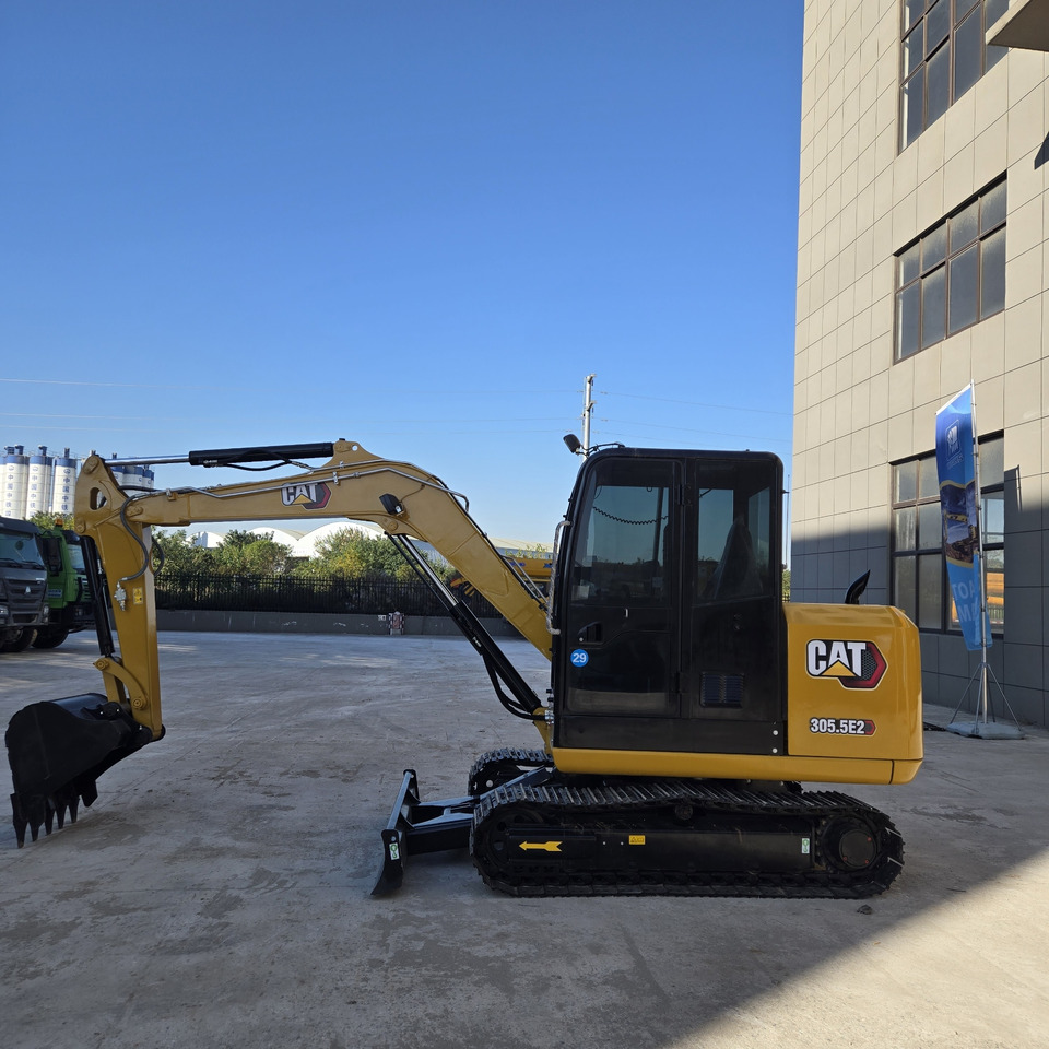 CATERPILLAR 305.5E2 - Mini excavator: Foto 1 CATERPILLAR 305.5E2 - Mini excavator: Foto 1