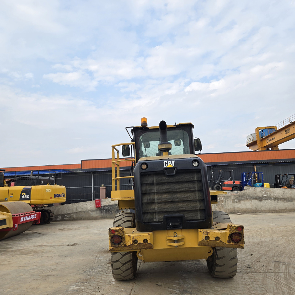 CATERPILLAR 924K - Excavator pe roţi: Foto 5 CATERPILLAR 924K - Excavator pe roţi: Foto 5