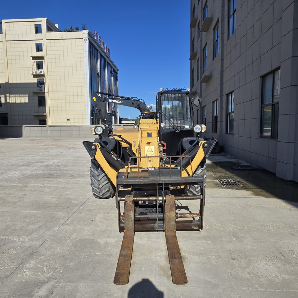 CATERPILLAR TH414 - Nacela telescopica: Foto 4 CATERPILLAR TH414 - Nacela telescopica: Foto 4