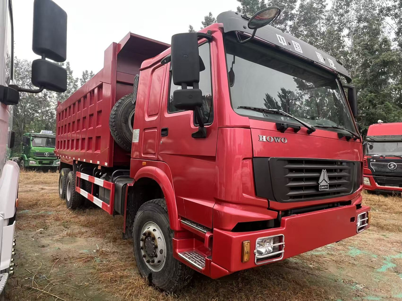 SINOTRUK HOWO - Camion: Foto 2 SINOTRUK HOWO - Camion: Foto 2