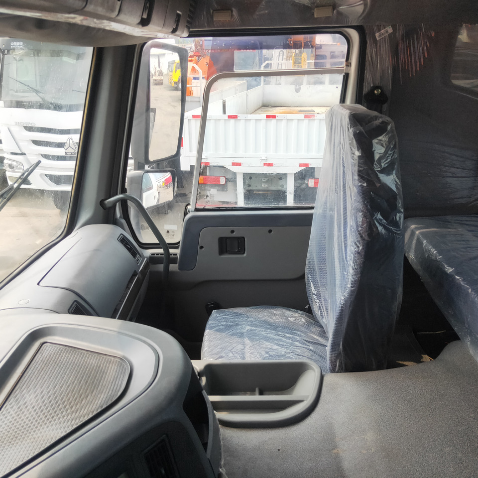 Cap tractor SINOTRUK HOWO: Foto 8