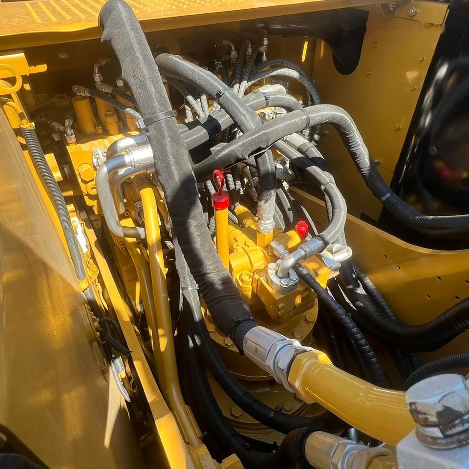 Caterpillar 320D2 - Excavator pe şenile: Foto 3 Caterpillar 320D2 - Excavator pe şenile: Foto 3