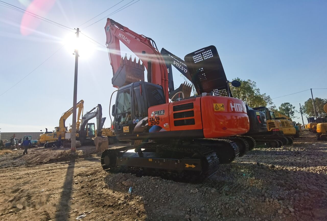 Hitachi ZX200 - Excavator pe şenile: Foto 1 Hitachi ZX200 - Excavator pe şenile: Foto 1
