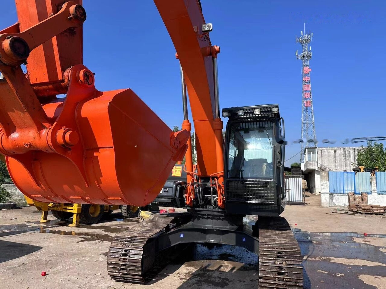 Hitachi ZX240 - Excavator pe şenile: Foto 4 Hitachi ZX240 - Excavator pe şenile: Foto 4