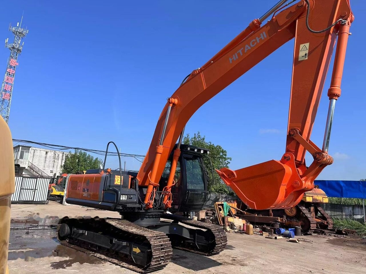 Hitachi ZX240 - Excavator pe şenile: Foto 3 Hitachi ZX240 - Excavator pe şenile: Foto 3