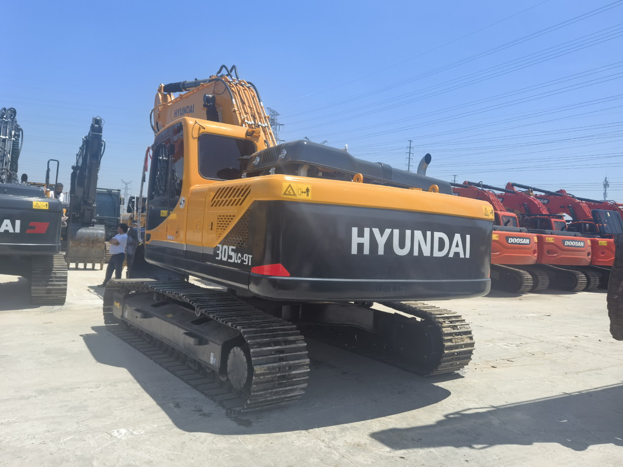 Hyundai R305LC-9T - Excavator pe şenile: Foto 2 Hyundai R305LC-9T - Excavator pe şenile: Foto 2
