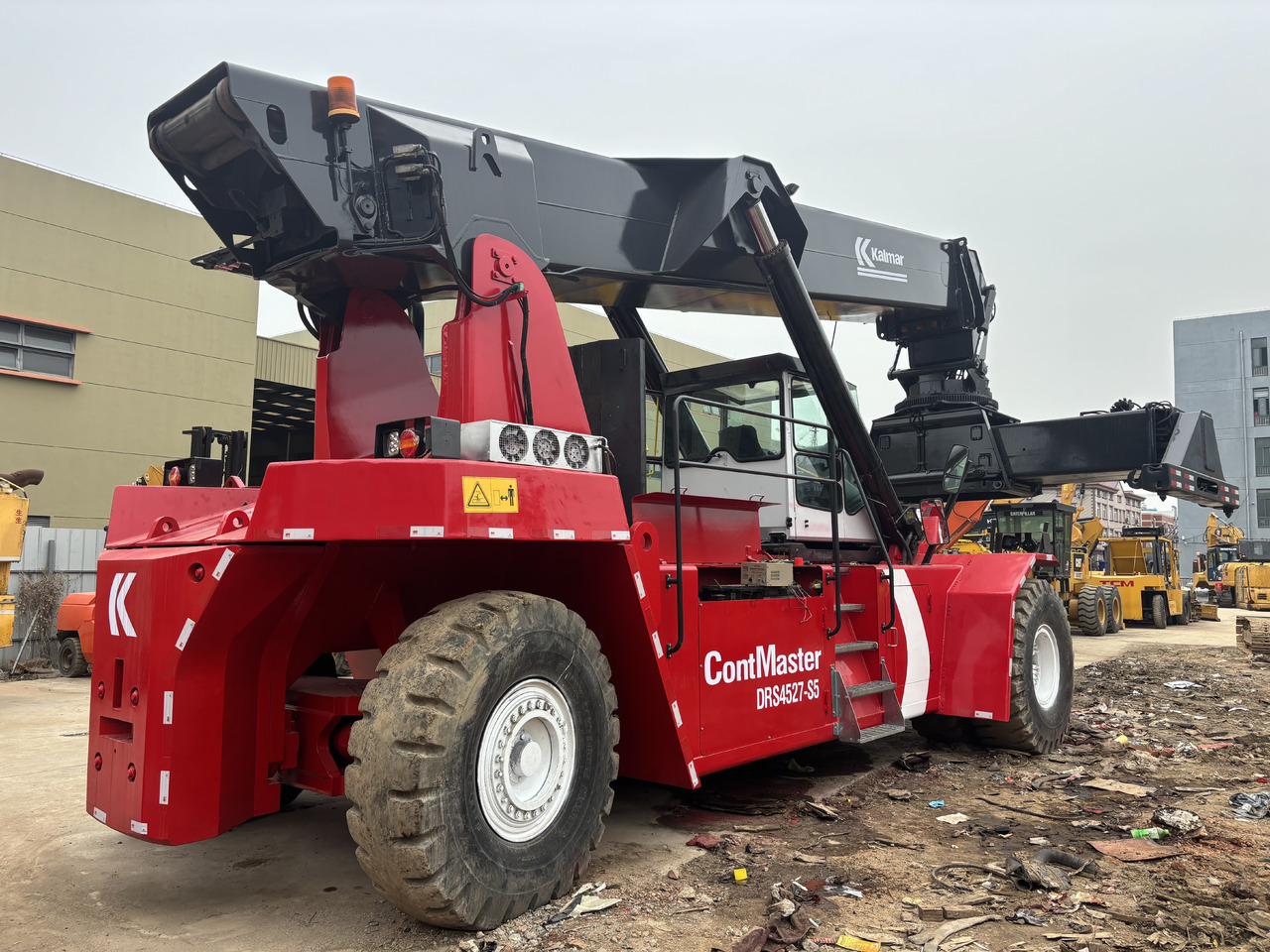 KALMAR DRS4527-S5 - Stivuitor containere: Foto 5 KALMAR DRS4527-S5 - Stivuitor containere: Foto 5