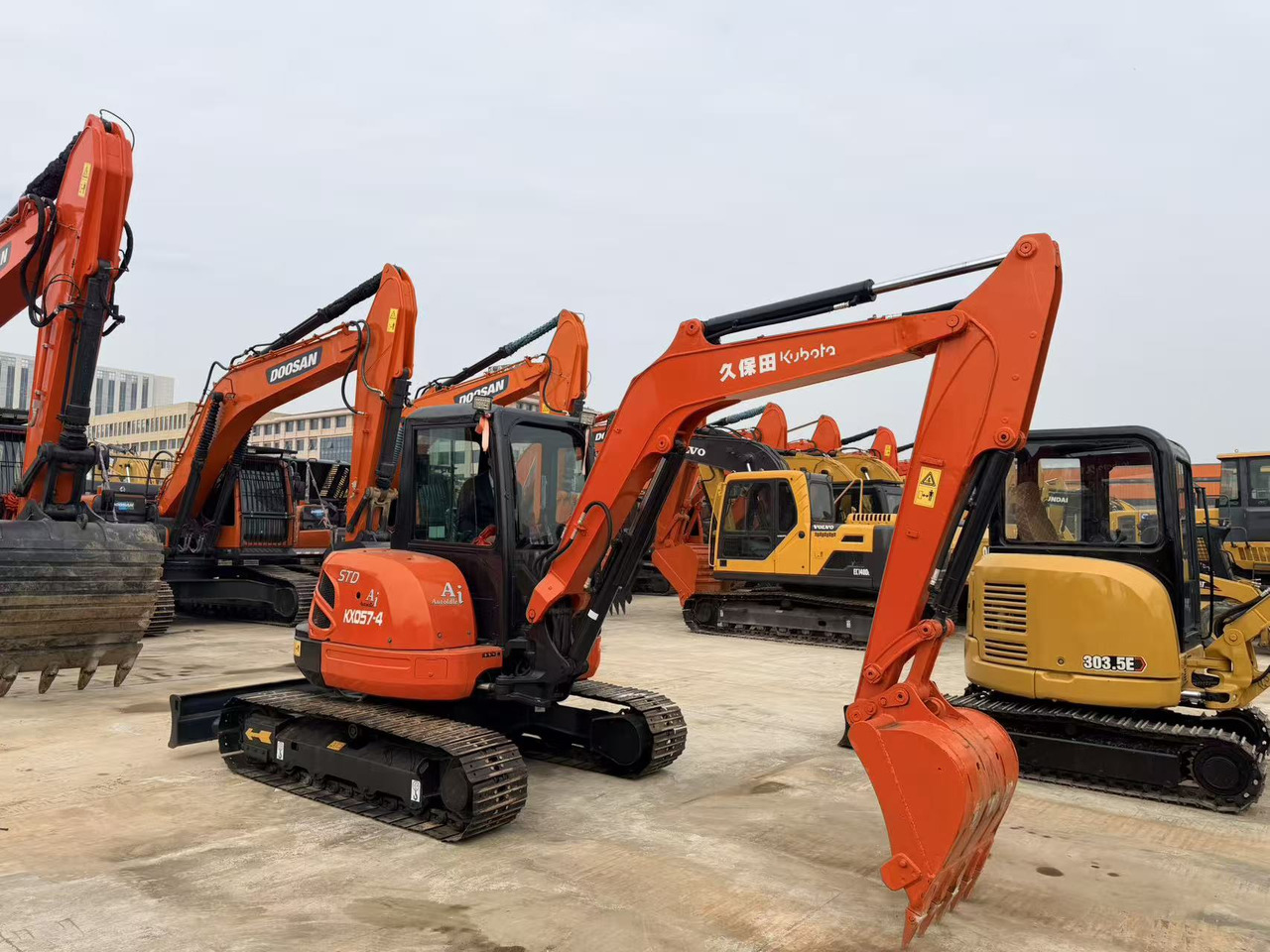 KUBOTA KX057-4 - Mini excavator: Foto 1 KUBOTA KX057-4 - Mini excavator: Foto 1