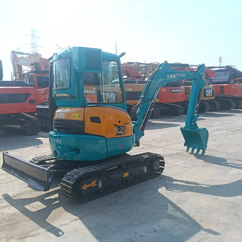 KUBOTA U35 - Mini excavator: Foto 1 KUBOTA U35 - Mini excavator: Foto 1