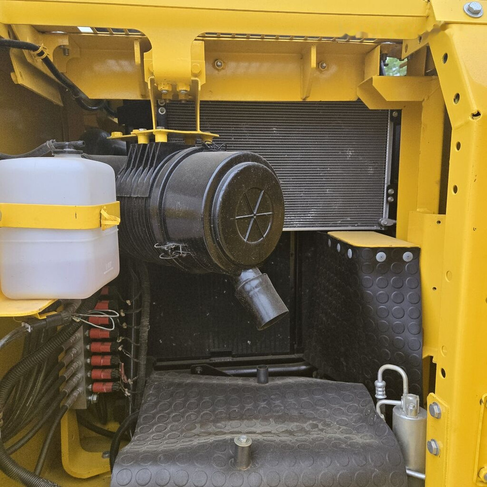 Excavator pe şenile Komatsu PC130-10: Foto 9