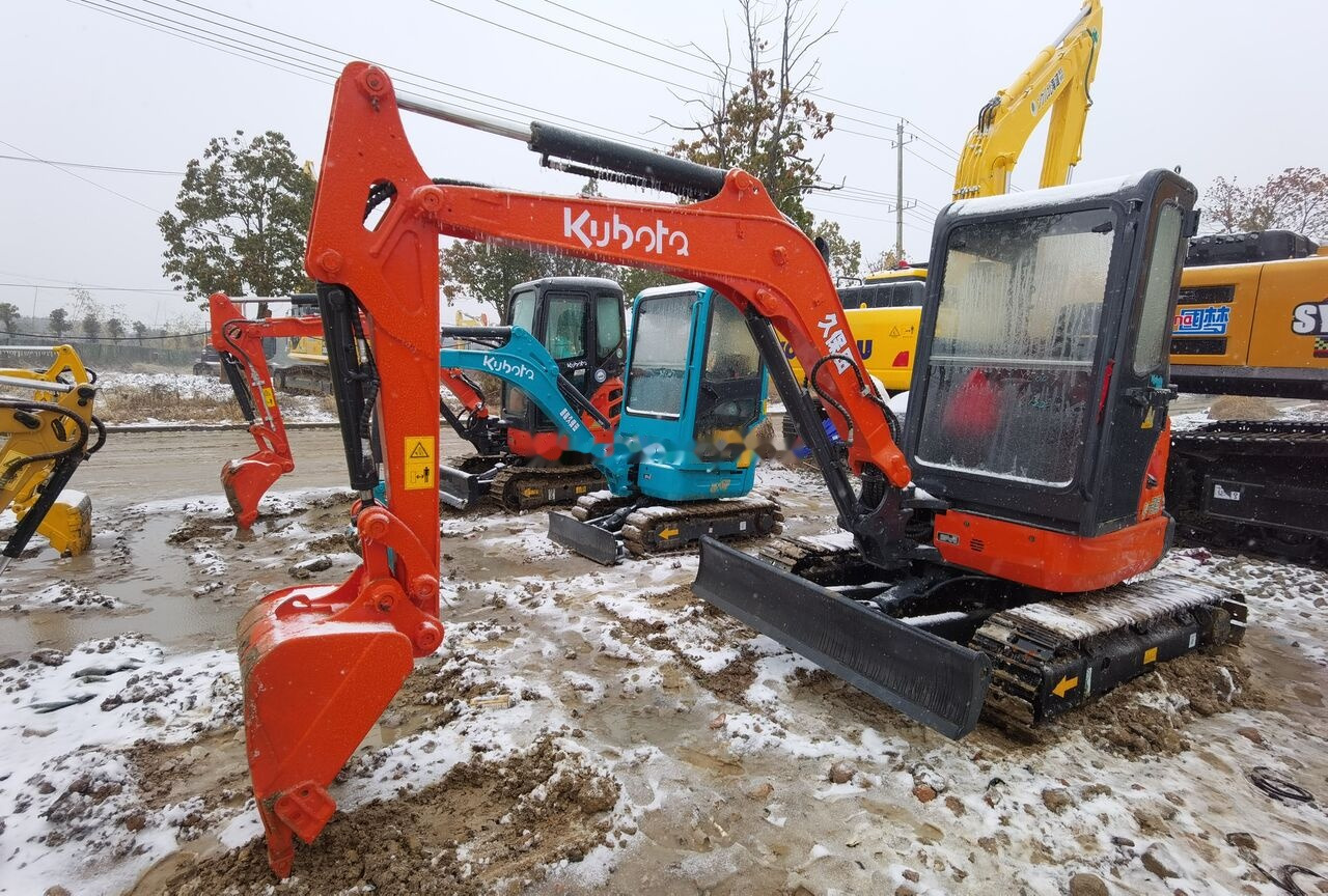 Kubota U35 - Mini excavator: Foto 1 Kubota U35 - Mini excavator: Foto 1
