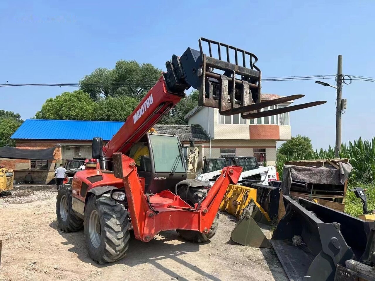 Manitou MT1740 - Stivuitor telescopic: Foto 1 Manitou MT1740 - Stivuitor telescopic: Foto 1