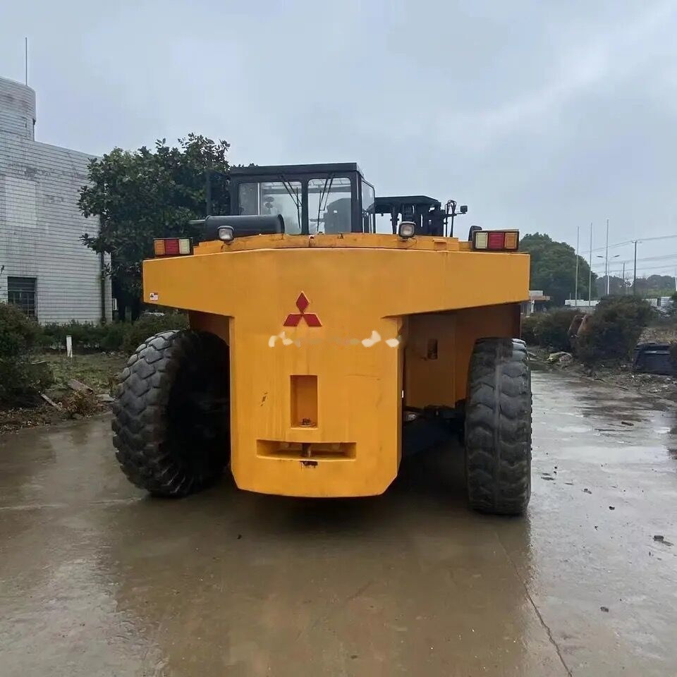 Mitsubishi FD320 - Stivuitor diesel: Foto 1 Mitsubishi FD320 - Stivuitor diesel: Foto 1