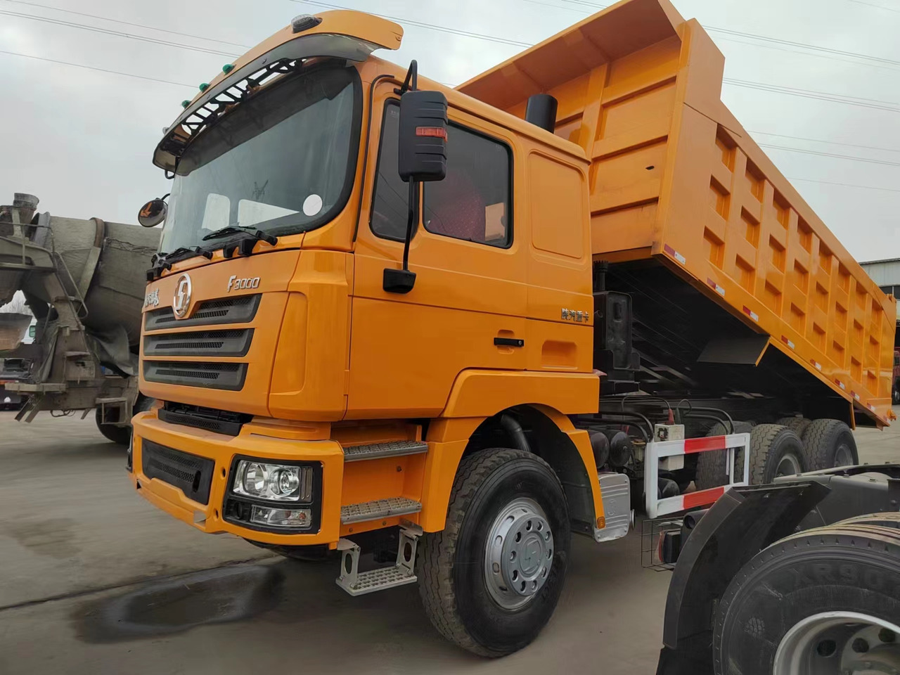 SHACMAN F3000 - Camion basculantă: Foto 4 SHACMAN F3000 - Camion basculantă: Foto 4