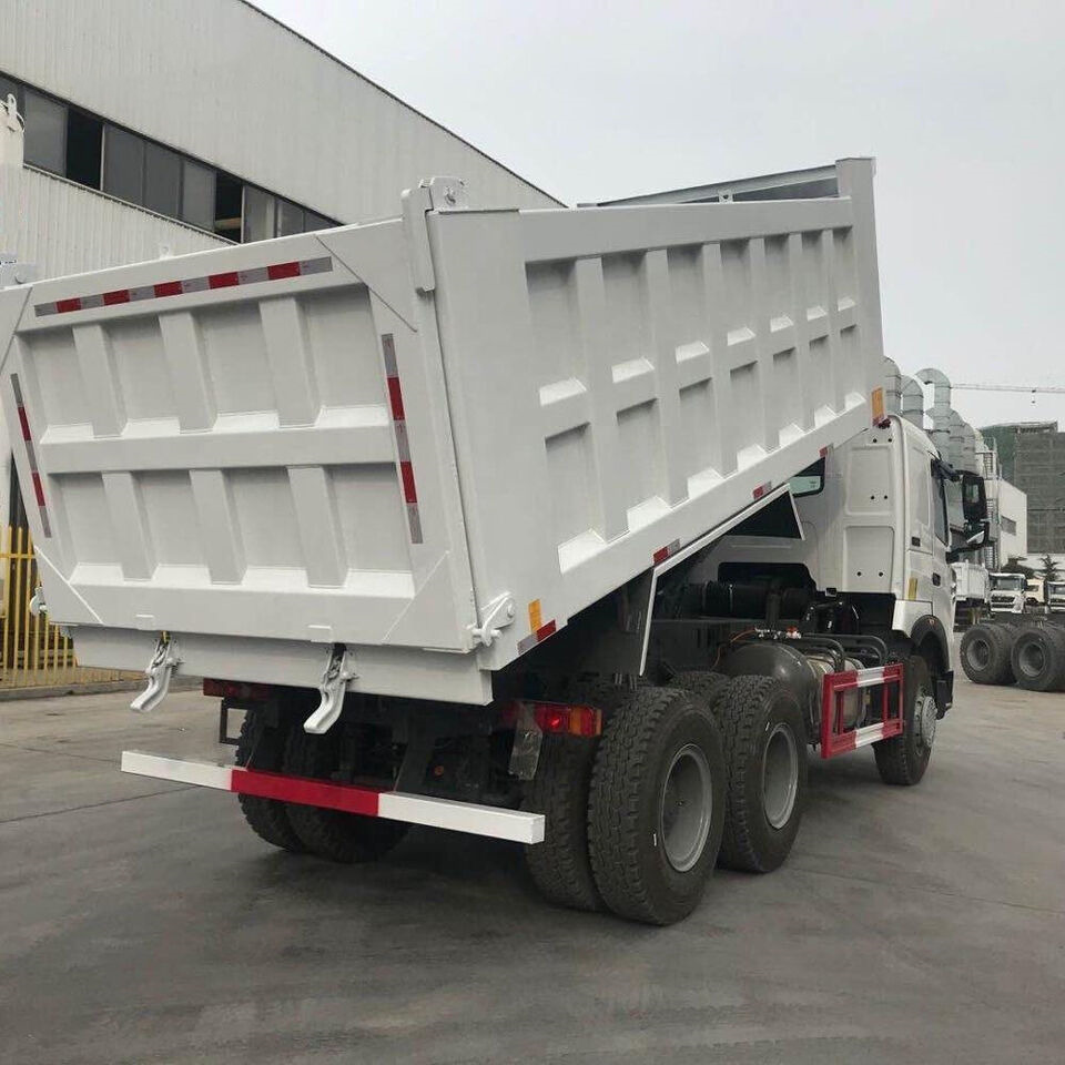 SINOTRUK A7 6x4 - Camion basculantă: Foto 4 SINOTRUK A7 6x4 - Camion basculantă: Foto 4