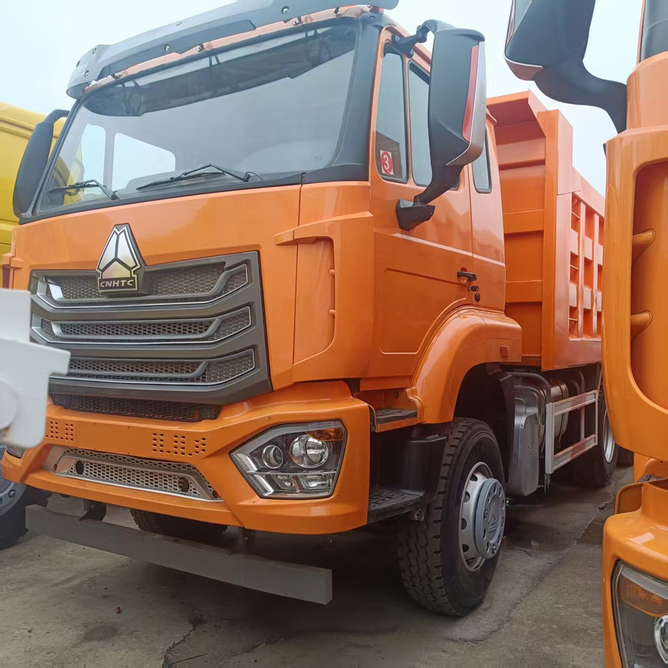 SINOTRUK HOHAN 6x4 - Camion basculantă: Foto 1 SINOTRUK HOHAN 6x4 - Camion basculantă: Foto 1