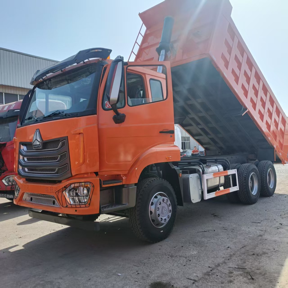 SINOTRUK HOHAN 6x4 - Camion basculantă: Foto 1 SINOTRUK HOHAN 6x4 - Camion basculantă: Foto 1