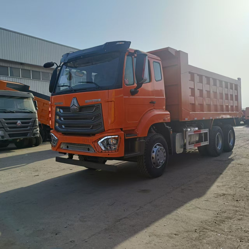 SINOTRUK HOHAN 6x4 - Camion basculantă: Foto 2 SINOTRUK HOHAN 6x4 - Camion basculantă: Foto 2