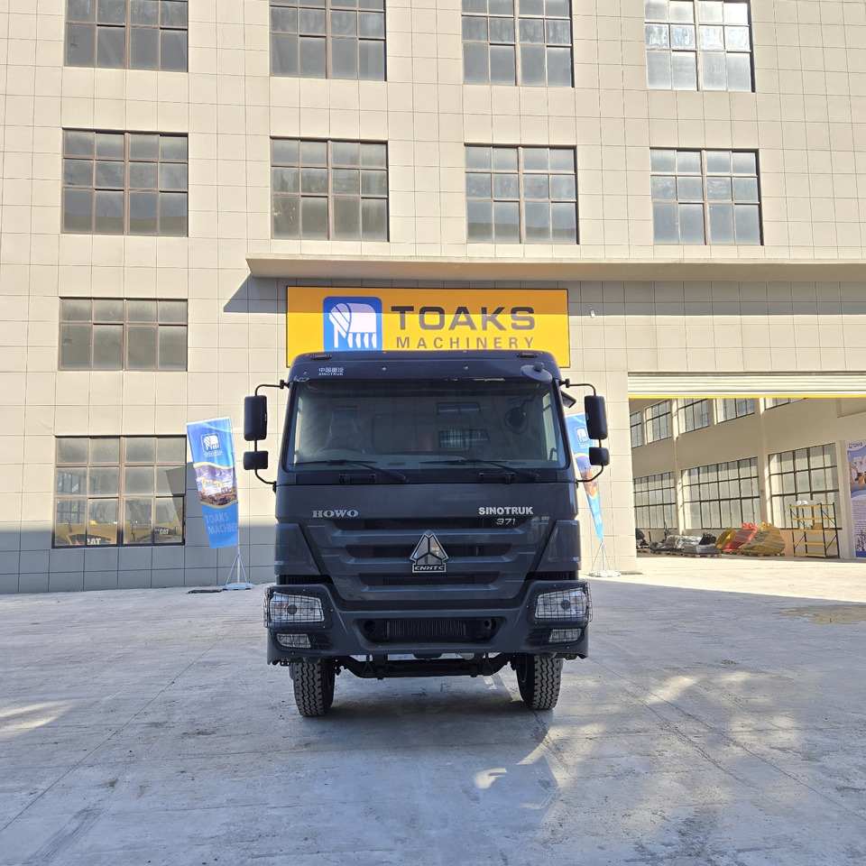 SINOTRUK HOWO 6x4 - Camion basculantă: Foto 4 SINOTRUK HOWO 6x4 - Camion basculantă: Foto 4