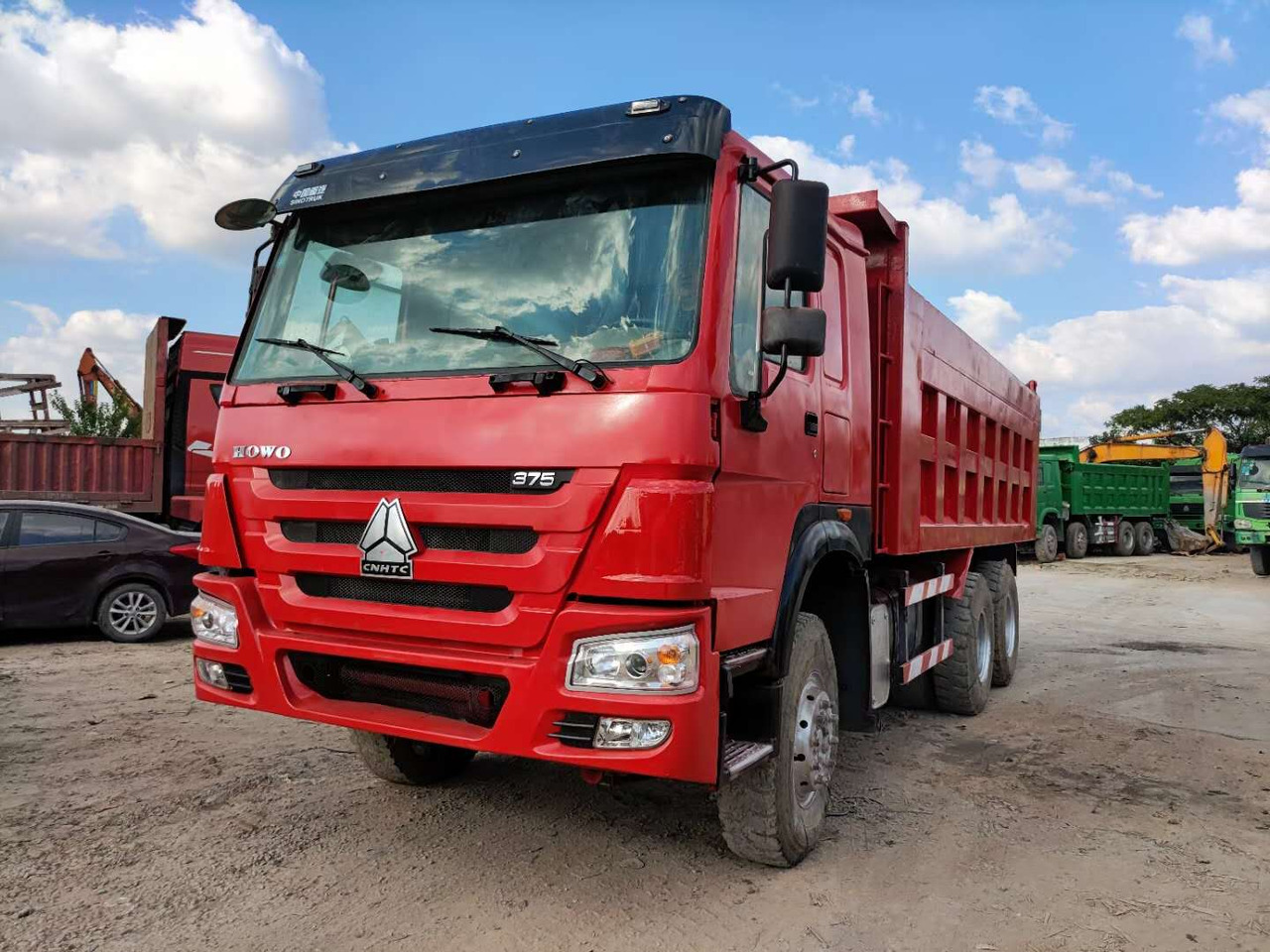 SINOTRUK HOWO 6x4 - Camion basculantă: Foto 1 SINOTRUK HOWO 6x4 - Camion basculantă: Foto 1