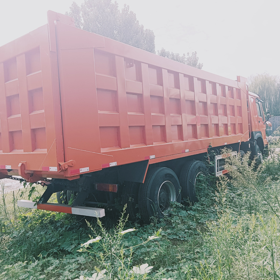 SINOTRUK HOWO - Camion basculantă: Foto 3 SINOTRUK HOWO - Camion basculantă: Foto 3