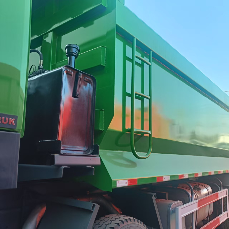Camion furgon SINOTRUK HOWO: Foto 8