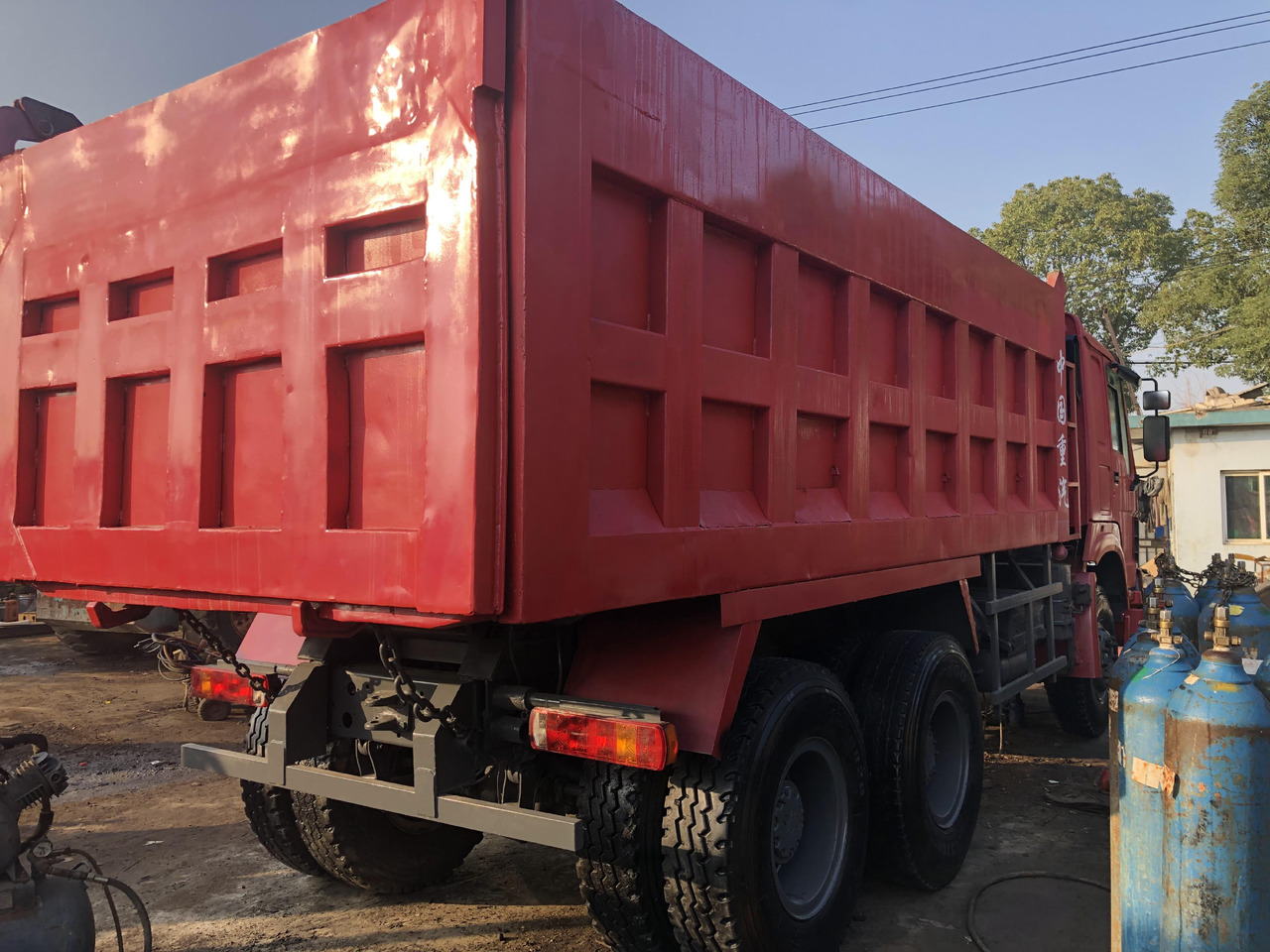 SINOTRUK HOWO - Camion basculantă: Foto 4 SINOTRUK HOWO - Camion basculantă: Foto 4