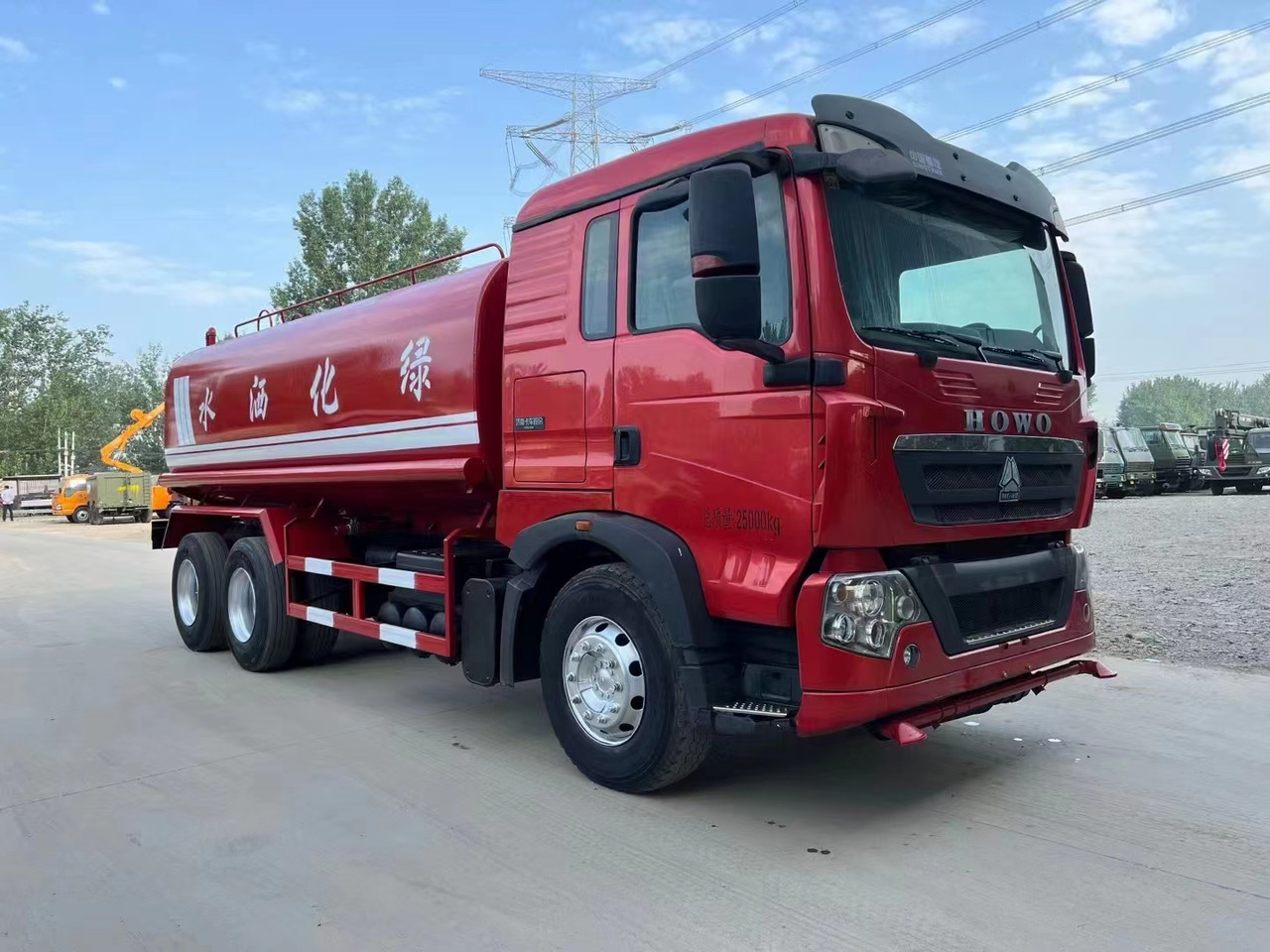 SINOTRUK HOWO sprinkler - Camion cisternă: Foto 4 SINOTRUK HOWO sprinkler - Camion cisternă: Foto 4