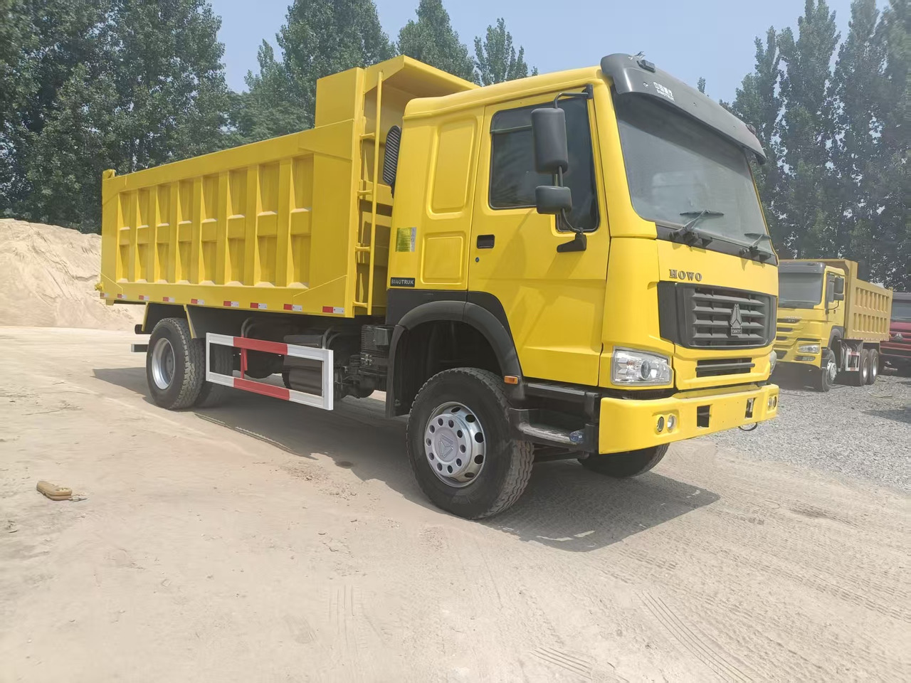SINOTRUK Howo 4*2 - Camion basculantă: Foto 4 SINOTRUK Howo 4*2 - Camion basculantă: Foto 4