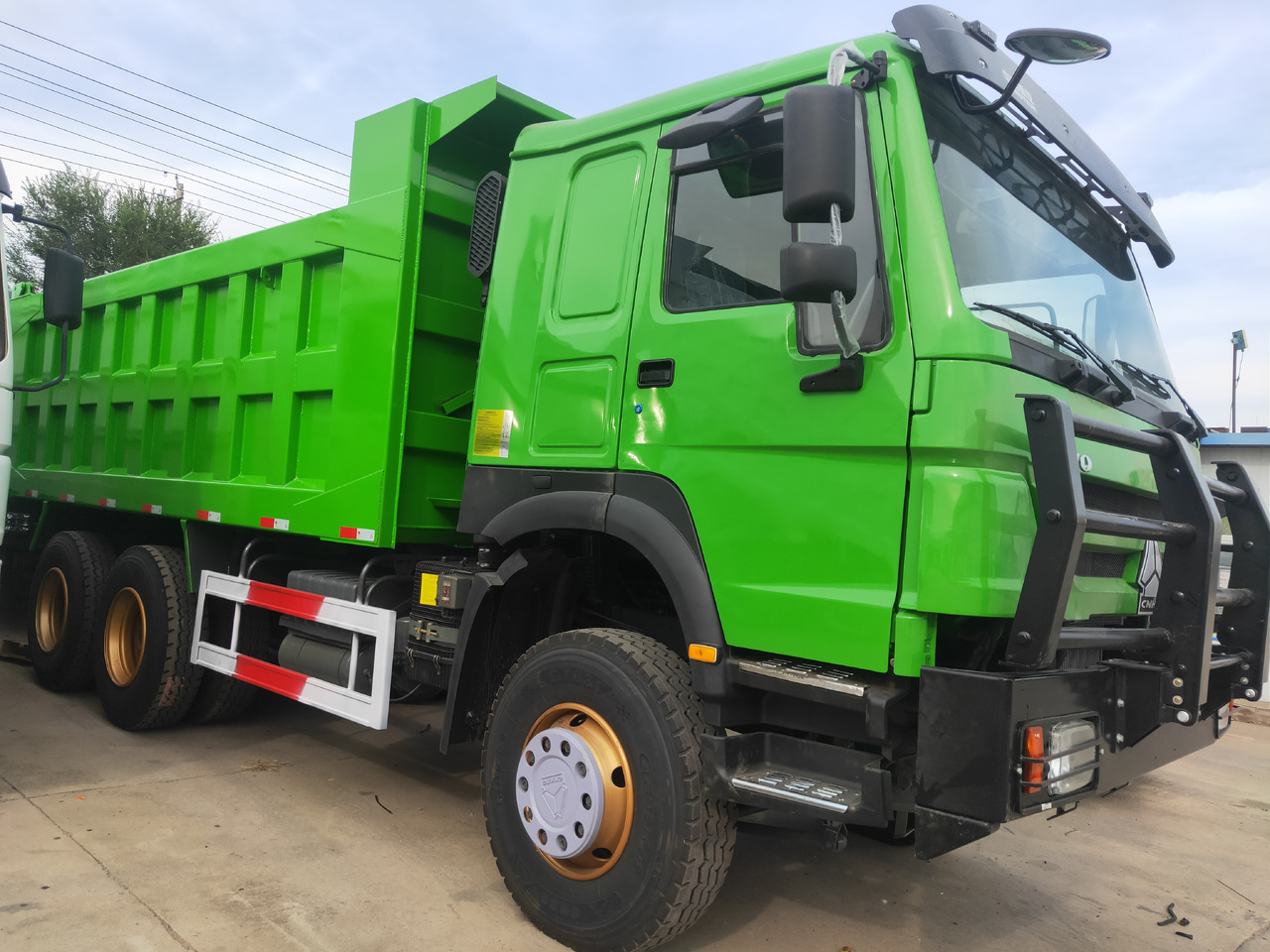 SINOTRUK Howo - Camion basculantă: Foto 3 SINOTRUK Howo - Camion basculantă: Foto 3