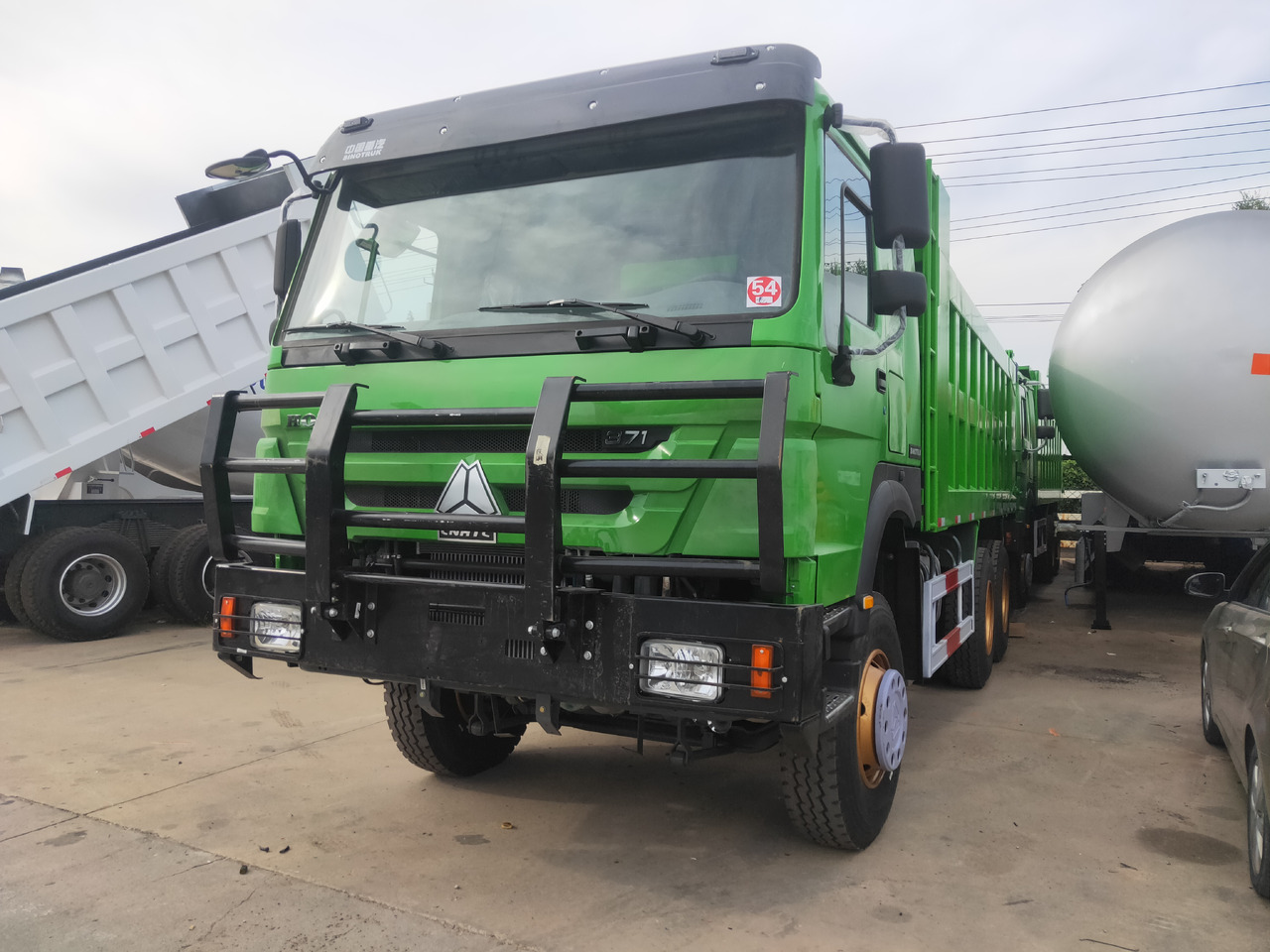 SINOTRUK Howo - Camion basculantă: Foto 2 SINOTRUK Howo - Camion basculantă: Foto 2