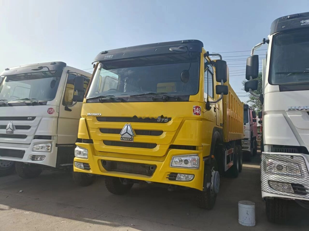 Sinotruk Howo 375 - Camion basculantă: Foto 4 Sinotruk Howo 375 - Camion basculantă: Foto 4