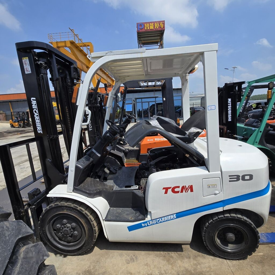 TCM FD30 - Stivuitor diesel: Foto 4 TCM FD30 - Stivuitor diesel: Foto 4