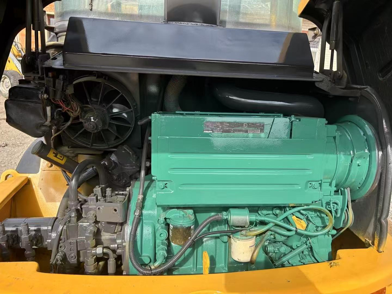 Încărcător frontal pe pneuri Volvo L20F: Foto 8