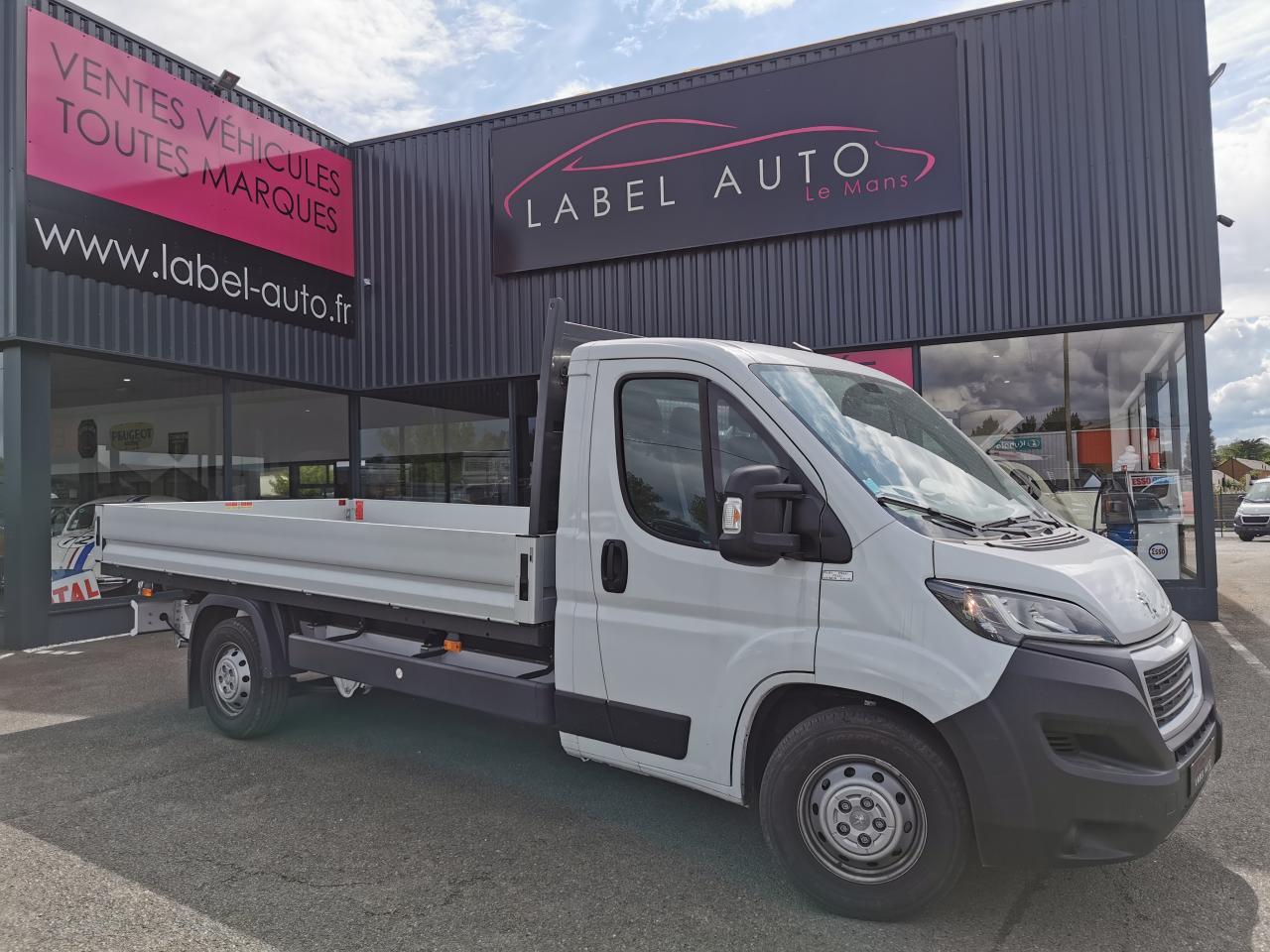PEUGEOT BOXER 3T5 PLATEAU 4M20 2.2 HDI 140CH - Alte utilaje: Foto 1 PEUGEOT BOXER 3T5 PLATEAU 4M20 2.2 HDI 140CH - Alte utilaje: Foto 1