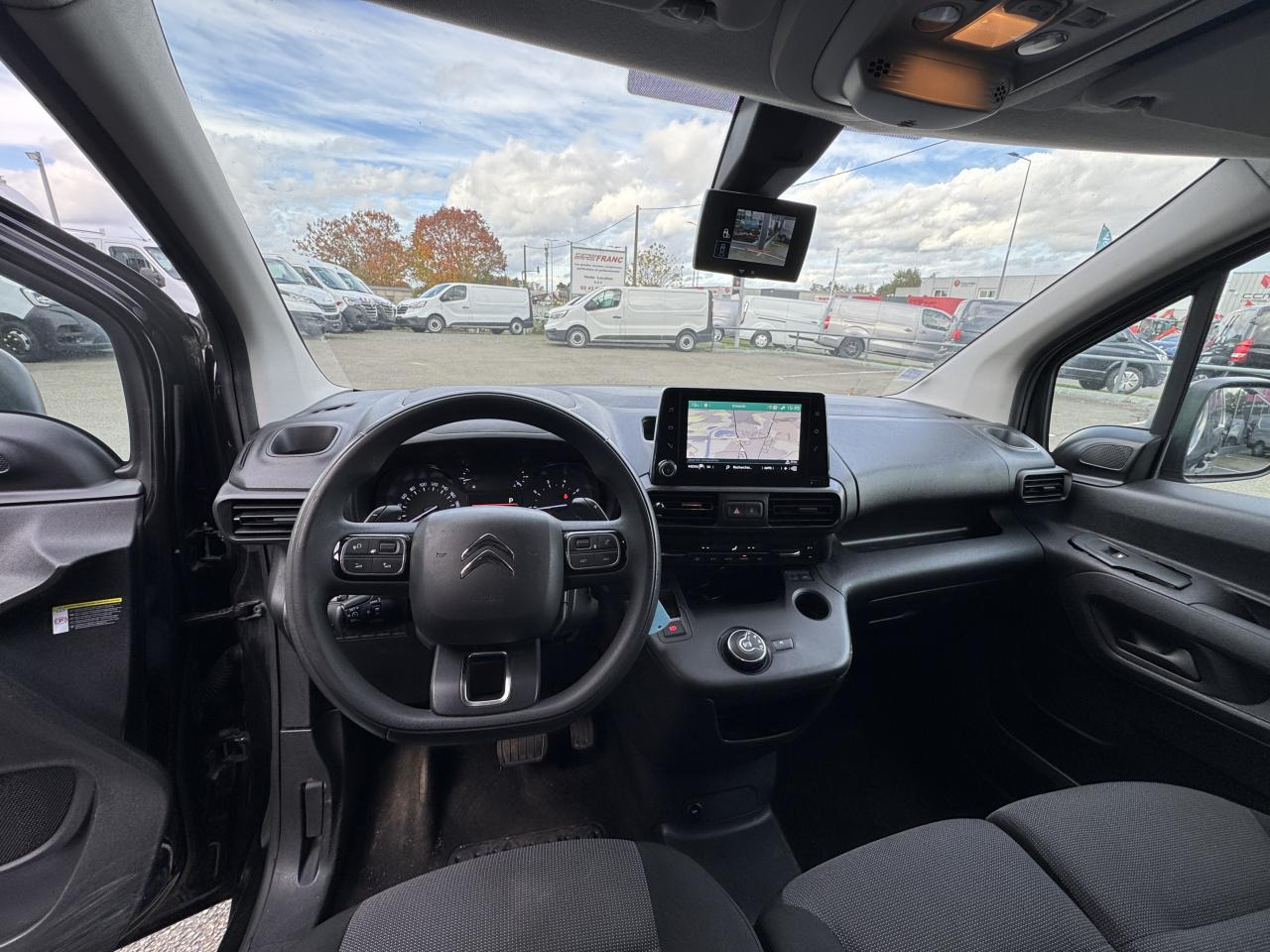 CITROEN Berlingo 1.5 BlueHDi S&S - 130 - BV EAT8  III FOURGON Fourgon M Driver 650 kg PHASE 1 - Dubă: Foto 3 CITROEN Berlingo 1.5 BlueHDi S&S - 130 - BV EAT8  III FOURGON Fourgon M Driver 650 kg PHASE 1 - Dubă: Foto 3