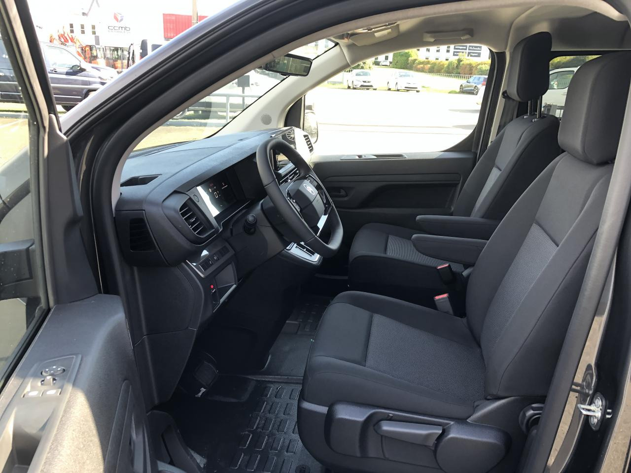 CITROEN Jumpy XL 2.0 BlueHDi - 180 S&S - BV EAT8 III CABINE APPROFONDIE Cabine approfondie Fixe PHASE 2 - Dubă: Foto 5 CITROEN Jumpy XL 2.0 BlueHDi - 180 S&S - BV EAT8 III CABINE APPROFONDIE Cabine approfondie Fixe PHASE 2 - Dubă: Foto 5