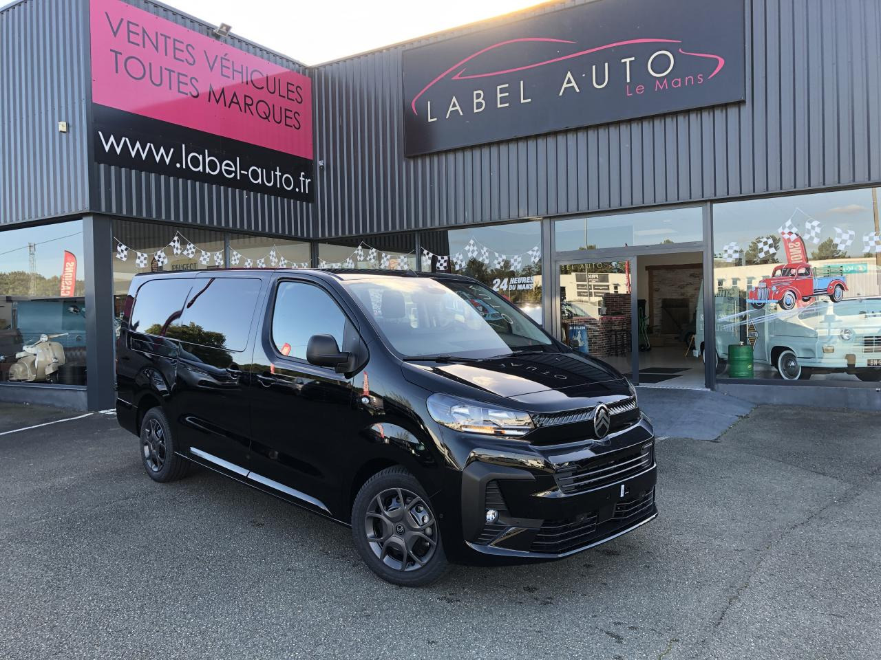 CITROEN Jumpy XL 2.0 BlueHDi - 180 S&S - BV EAT8 III CABINE APPROFONDIE Fixe PHASE 2 6 PLACES - Dubă: Foto 1 CITROEN Jumpy XL 2.0 BlueHDi - 180 S&S - BV EAT8 III CABINE APPROFONDIE Fixe PHASE 2 6 PLACES - Dubă: Foto 1