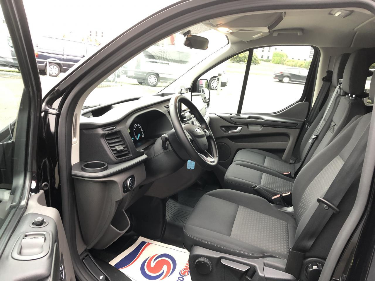 FORD transit custom kombi Transit Custom 2.0 EcoBlue 130 ch BVA S&S combi 9 places 320 L2H1 Trend Business - Transport persoane: Foto 3 FORD transit custom kombi Transit Custom 2.0 EcoBlue 130 ch BVA S&S combi 9 places 320 L2H1 Trend Business - Transport persoane: Foto 3
