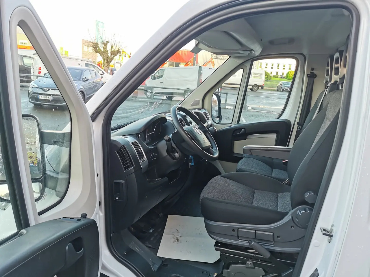 Fiat Ducato 3.5 MAXI L 2.3 MULTIJET 160CH ACIER PACK PRO NAV + COFFRE JPM E6D - Autoutilitară basculantă: Foto 5 Fiat Ducato 3.5 MAXI L 2.3 MULTIJET 160CH ACIER PACK PRO NAV + COFFRE JPM E6D - Autoutilitară basculantă: Foto 5
