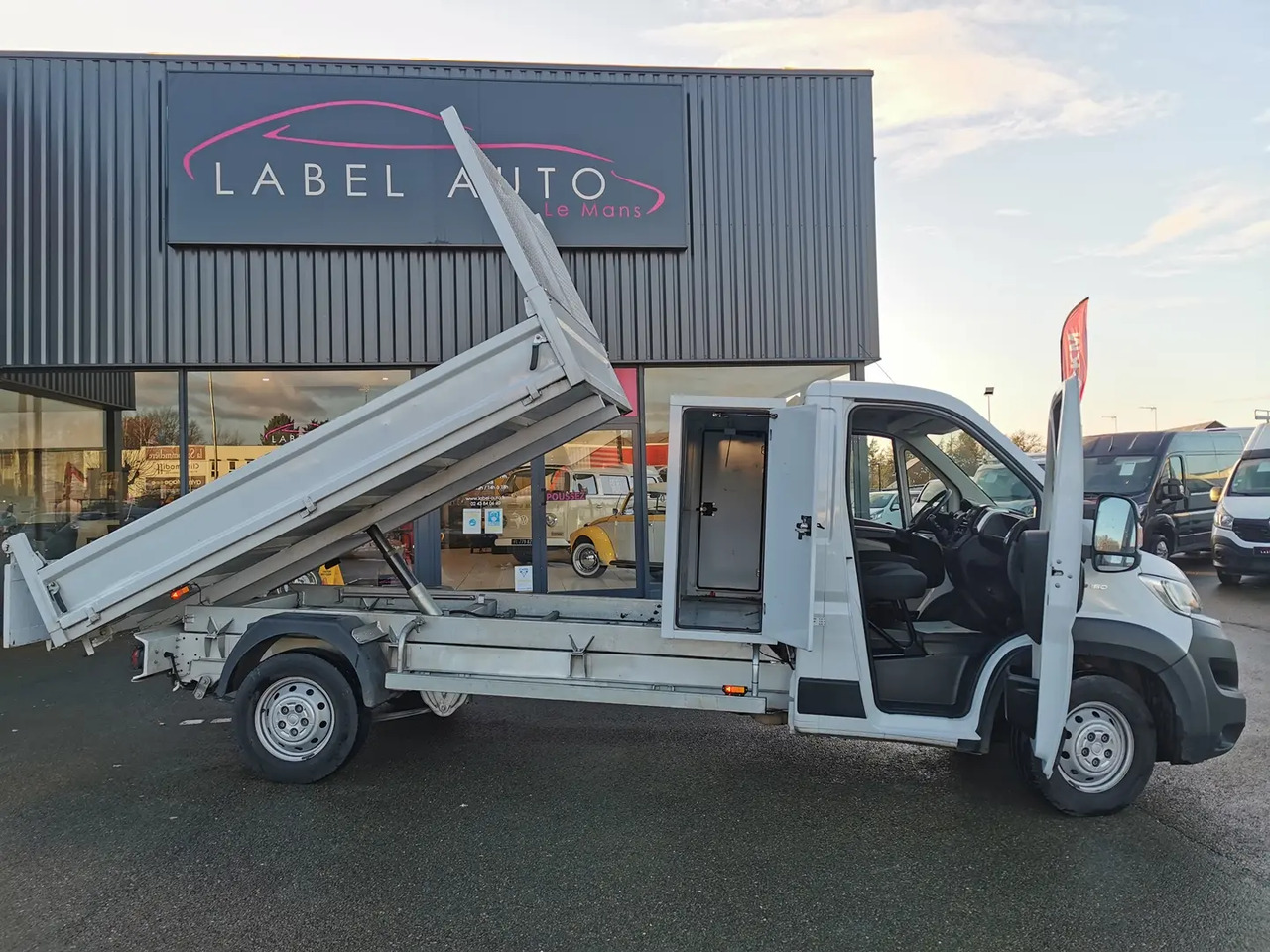 Fiat Ducato 3.5 MAXI L 2.3 MULTIJET 160CH ACIER PACK PRO NAV + COFFRE JPM E6D - Autoutilitară basculantă: Foto 1 Fiat Ducato 3.5 MAXI L 2.3 MULTIJET 160CH ACIER PACK PRO NAV + COFFRE JPM E6D - Autoutilitară basculantă: Foto 1