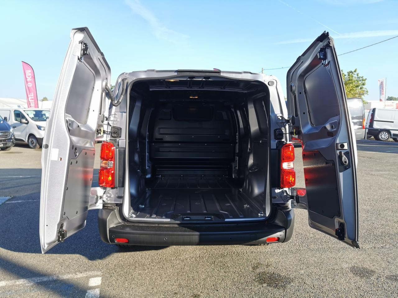 Fiat Scudo XL 2.0 BlueHDi - 145 III 2022 FOURGON Fourgon XL PHASE 1 - Dubă: Foto 3 Fiat Scudo XL 2.0 BlueHDi - 145 III 2022 FOURGON Fourgon XL PHASE 1 - Dubă: Foto 3