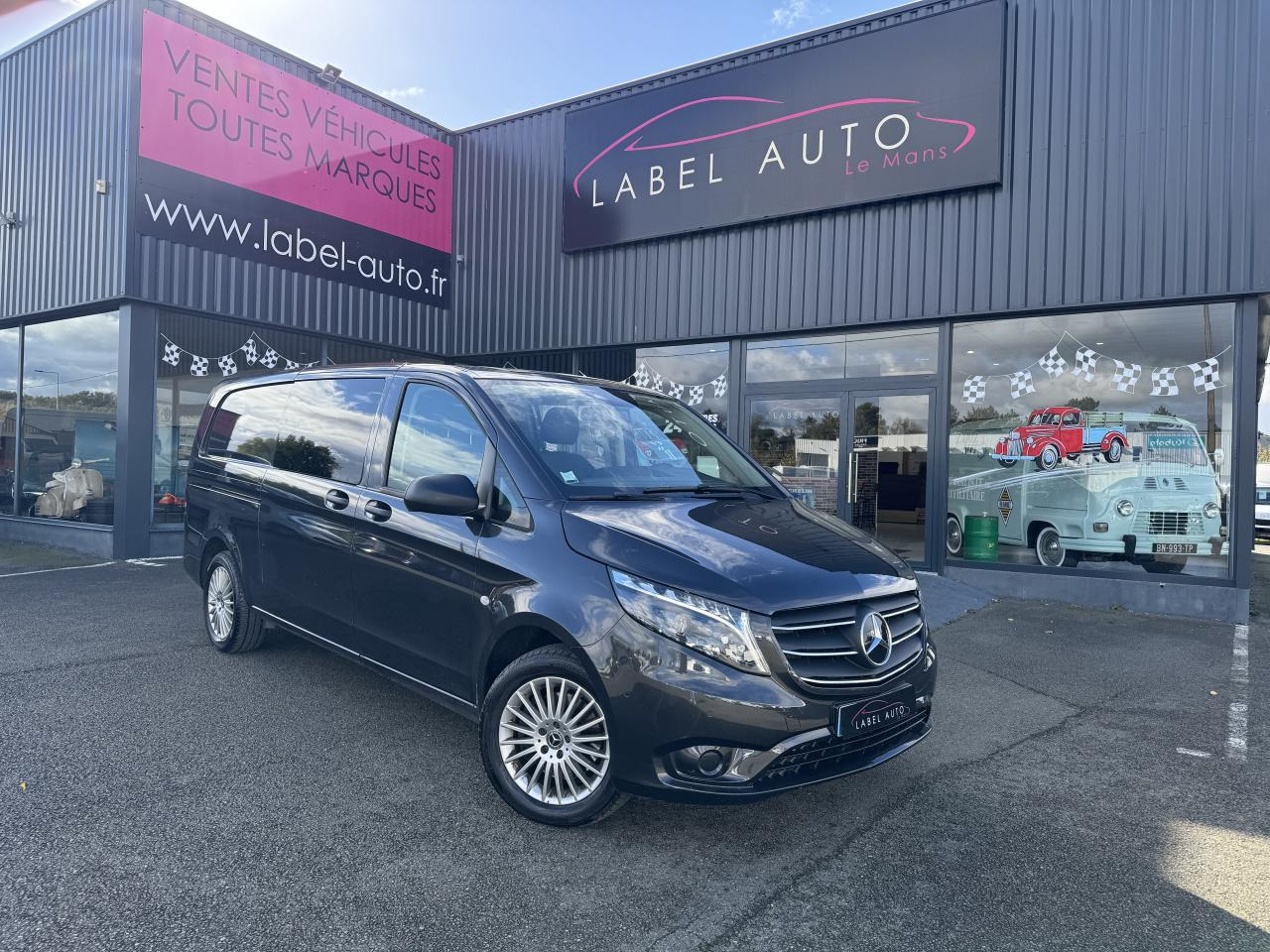 MERCEDES Vito TOURER Extra Long 3.05t 119 CDI BlueEfficiency - BVA 9G-Tronic Propulsion MIXTO - BM 447 first - Dubă: Foto 2 MERCEDES Vito TOURER Extra Long 3.05t 119 CDI BlueEfficiency - BVA 9G-Tronic Propulsion MIXTO - BM 447 first - Dubă: Foto 2